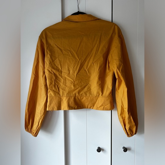 Yellow top with buttons and front knot - Picture 3 of 4